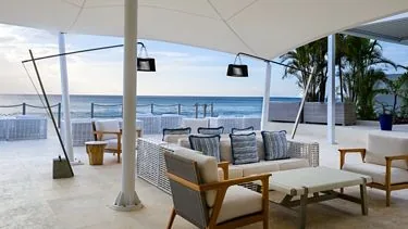 The House by Elegant Hotels 9